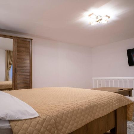 Coban Residence - A4 - Rustic Apartment Braşov Extérieur photo